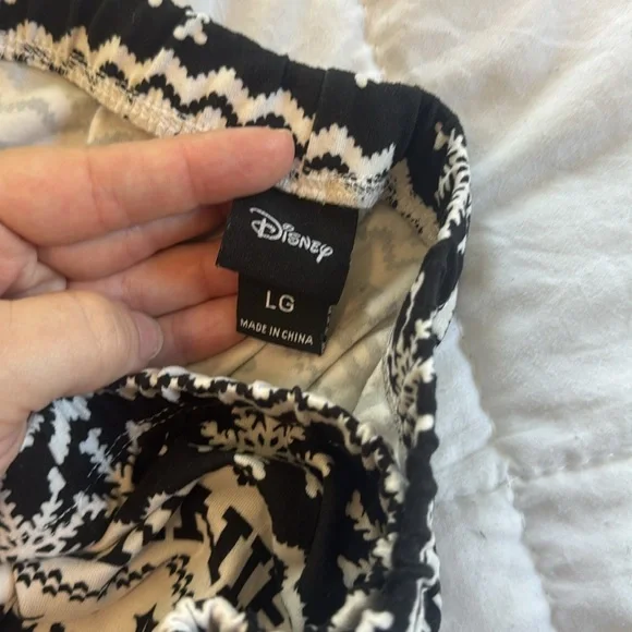 Disney Black and White Faire Isle Christmas Leggings - Butter Soft - Picture 2 of 5